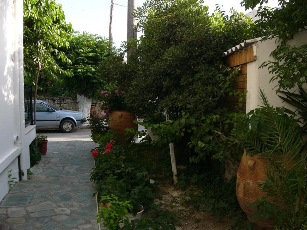 Oasis Studios Палеохора Екстер'єр фото